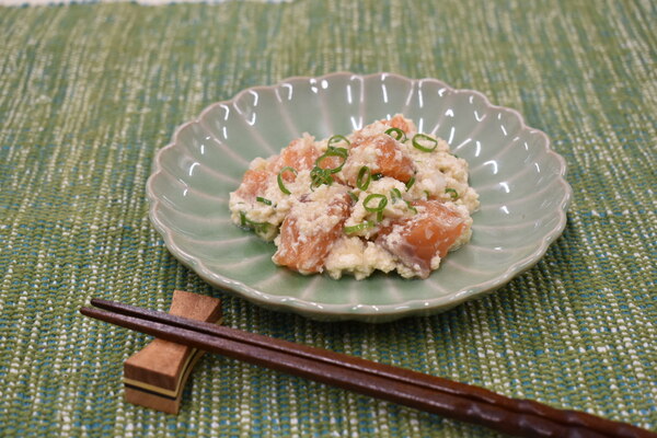 くずし豆腐のわさびサーモンポキ