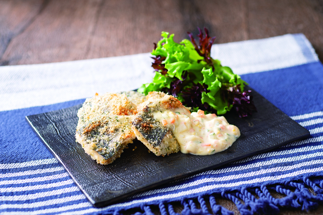 あじのパン粉焼き　ピクルスタルタル添え