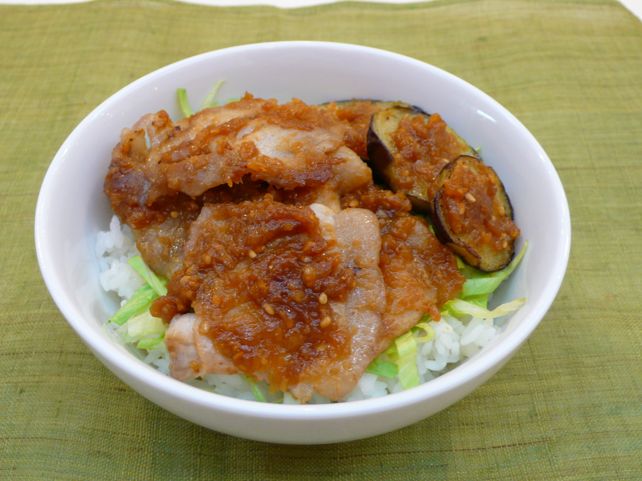 豚肉の味噌照り焼き丼