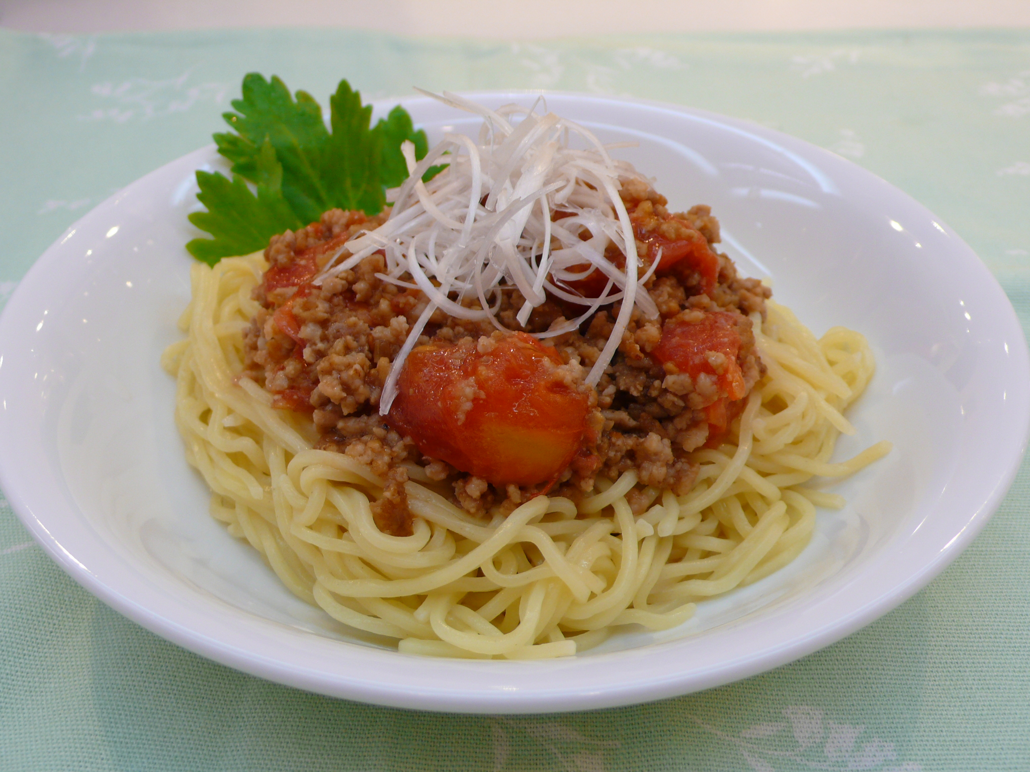 トマト入りジャージャー麺